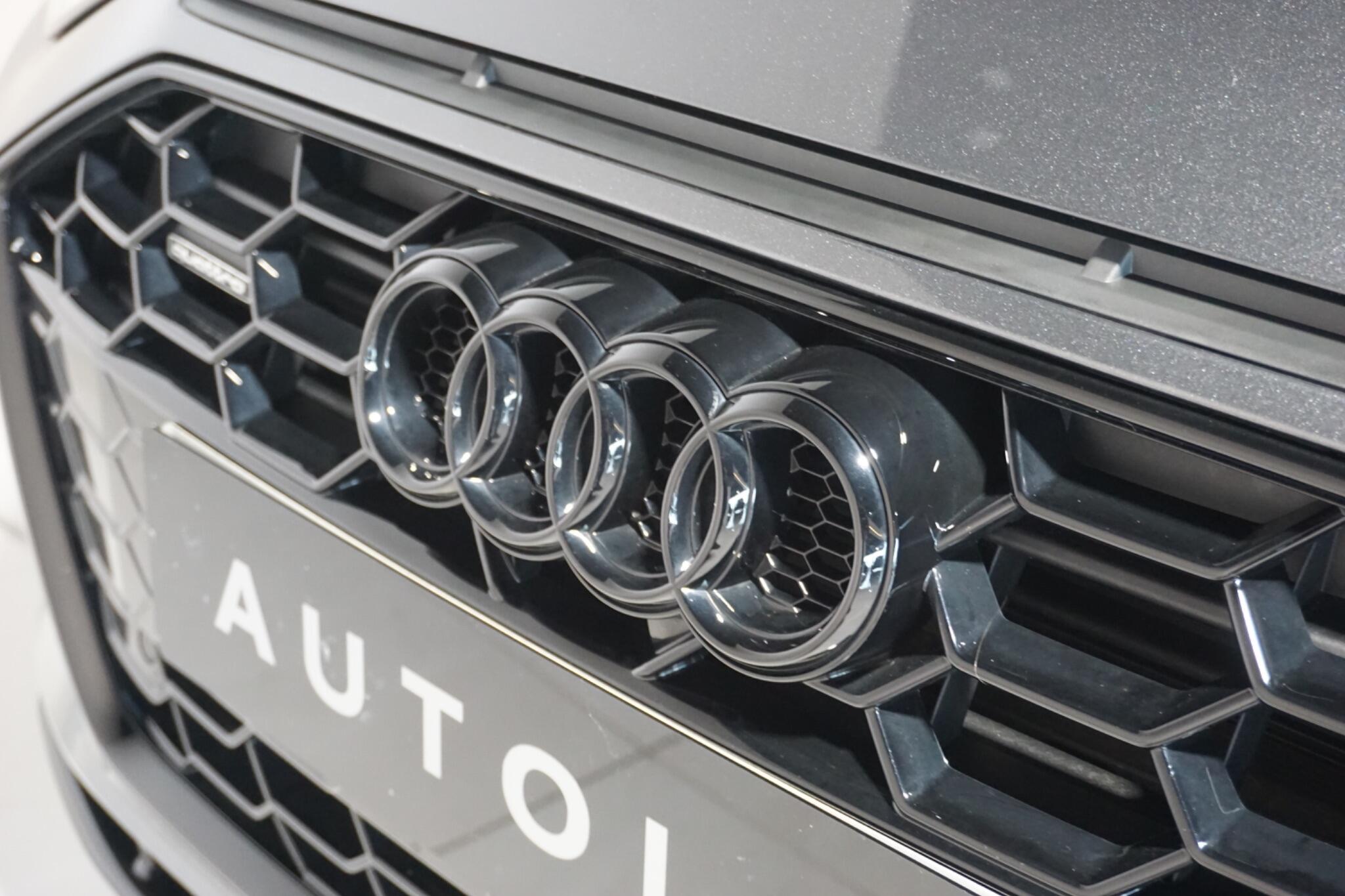 Audi A4 2.0 TDI 40 Black Edition Saloon 4dr Diesel S Tronic quattro Euro 6 (s/s) (204 ps)